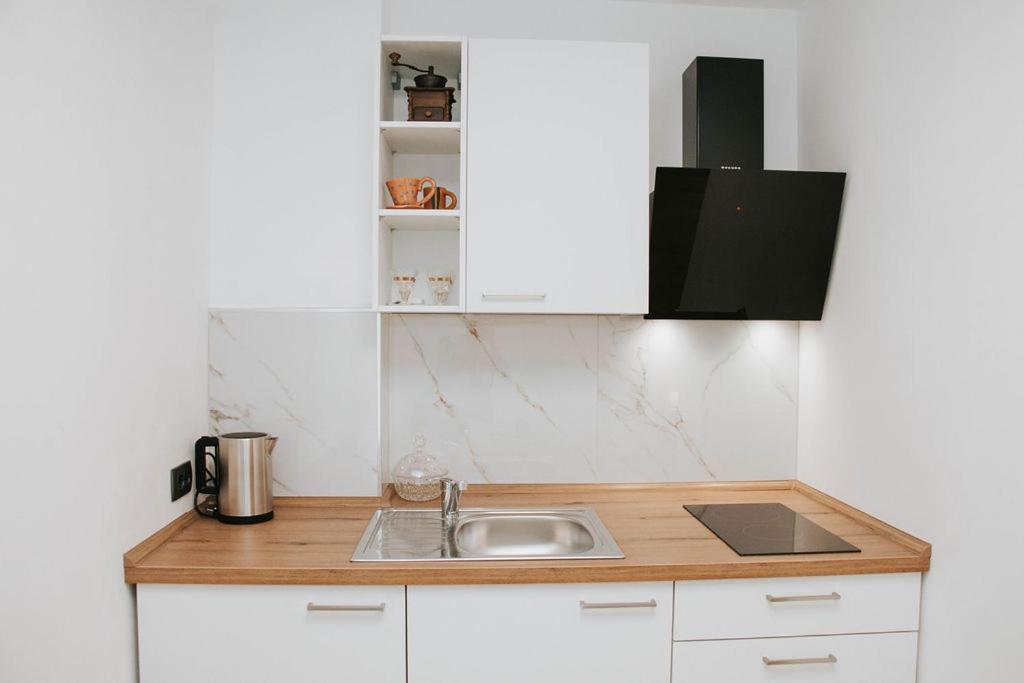 Apartmaji Ursic 科巴里德 外观 照片