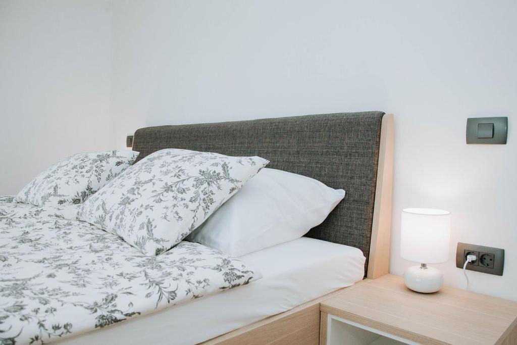 Apartmaji Ursic 科巴里德 外观 照片