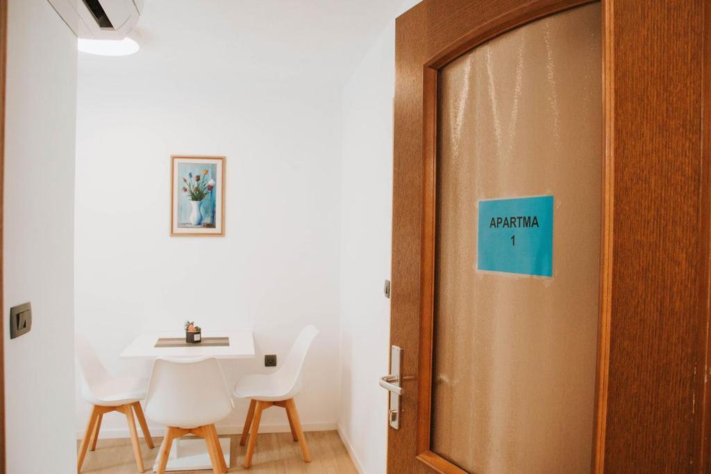 Apartmaji Ursic 科巴里德 外观 照片